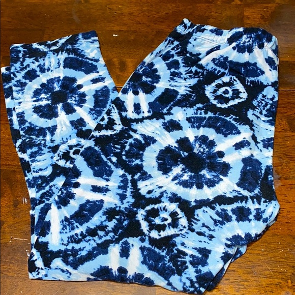 Medium 7-9 Tie Die Capri Leggings